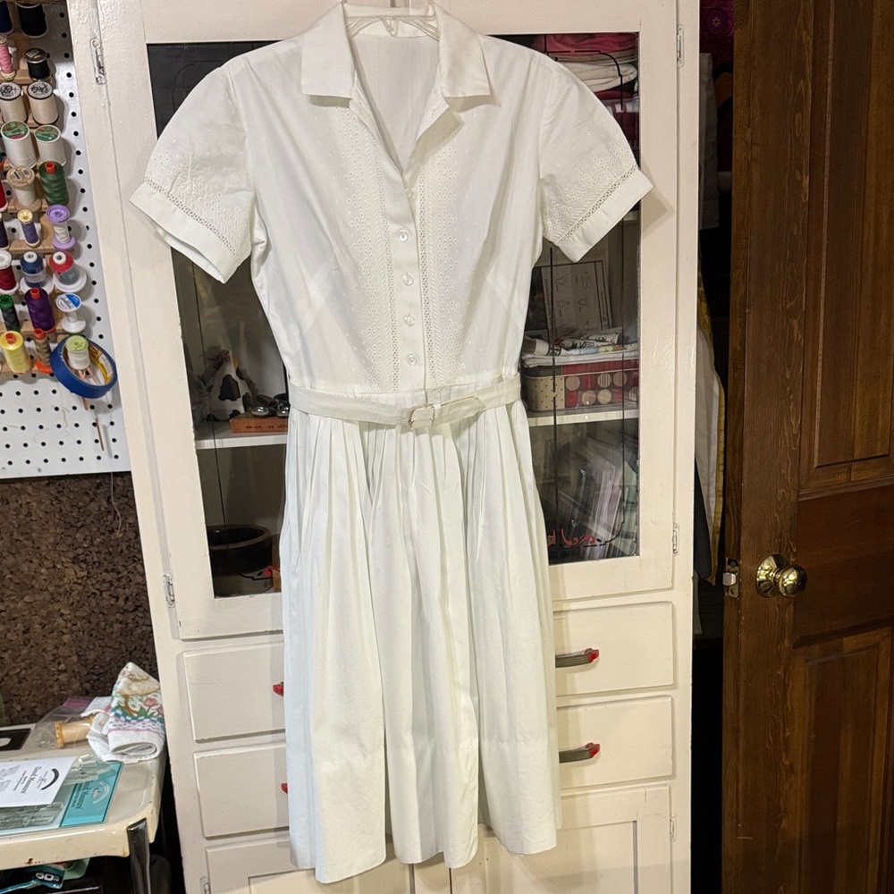 Vintage 1960’s era Chic White Midi Dress with Belt